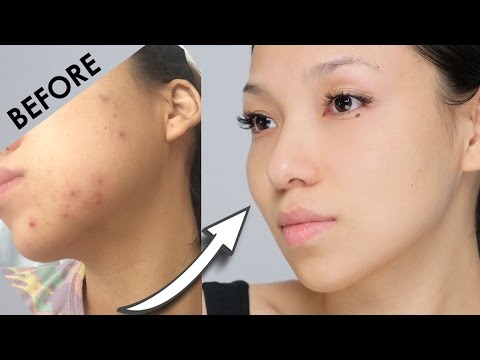 women clean face 